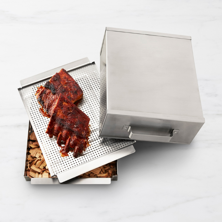 Smoker Box & Hickory Smoking Chips Set